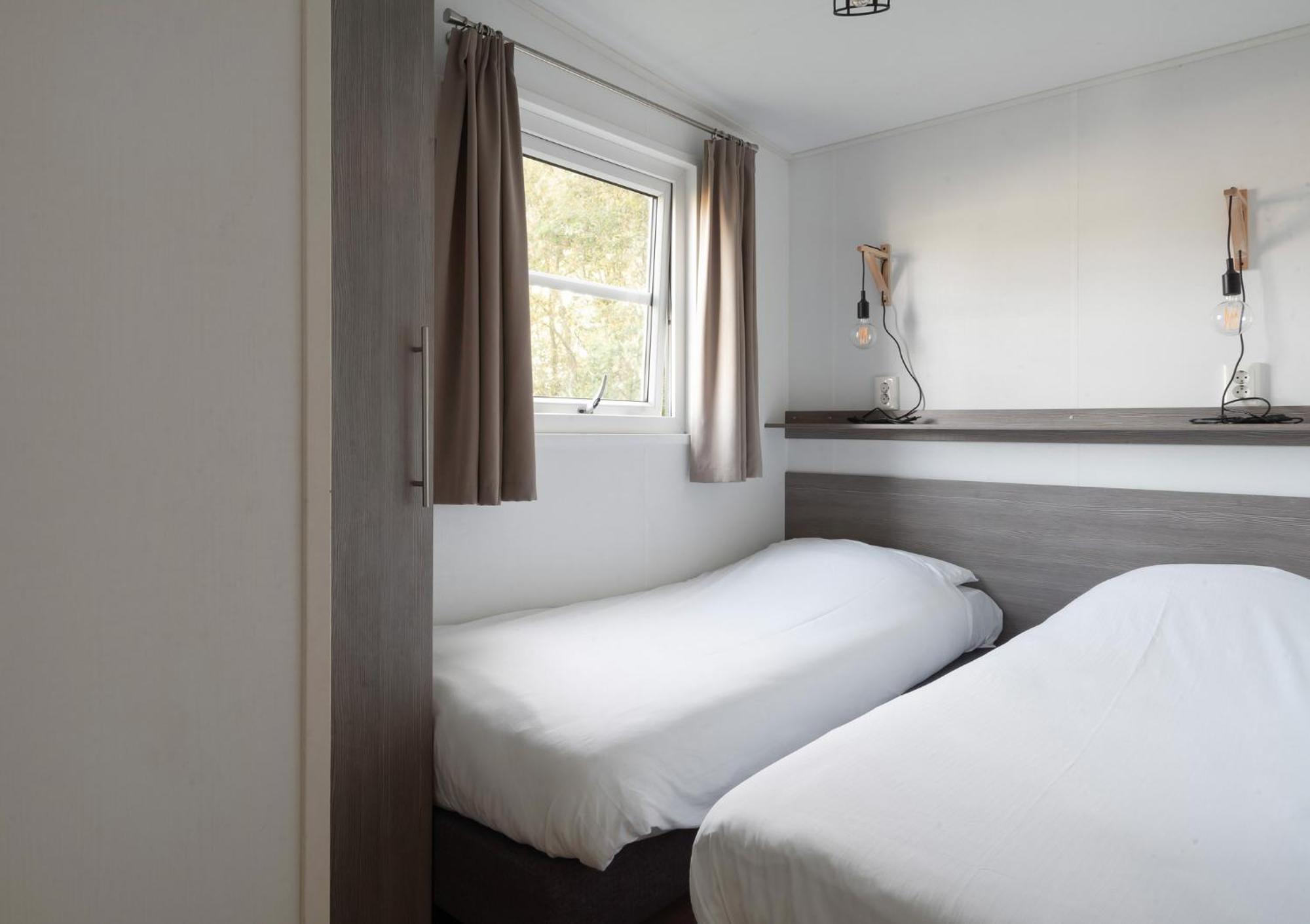 RCN Vakantiepark de Potten Offingawier Habitación foto
